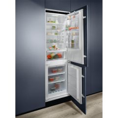 Electrolux LNG7TE18S Ankastre Buzdolabı 256 Litre