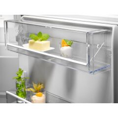 Electrolux LNG7TE18S Ankastre Buzdolabı 256 Litre